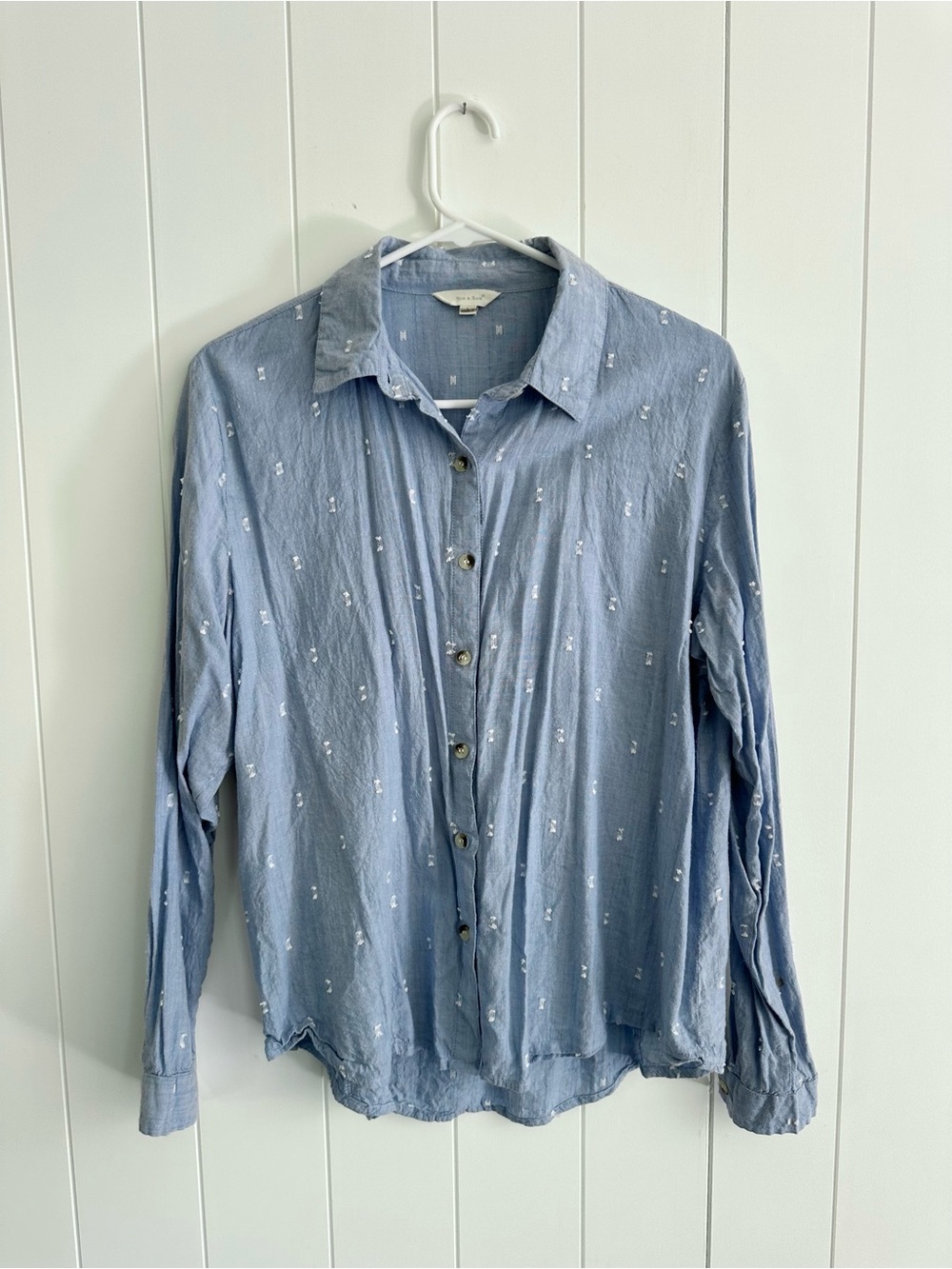 Sim & Sam Women's Chambray Button Down Shirt size Large